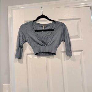 Free People Crop Sweater! Grey Color. Size XS.